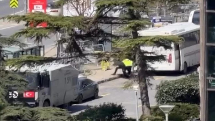 İstanbul’da İsrail Konsolosluğu önünde silah sesleri! 3 kişi etkisiz hale getirildi